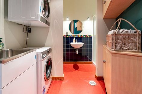 Photo of property in 142 Grafton Road, Roseneath, Wellington, 6011