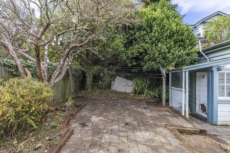 Photo of property in 5 Mckinley Crescent, Brooklyn, Wellington, 6021