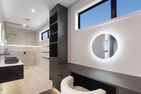 Photo of property in 5 Waipuia Place, Greenhithe, Auckland, 0632