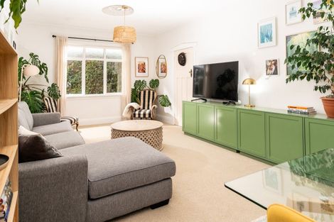 Photo of property in 2/11 Retter Street, Paparangi, Wellington, 6037