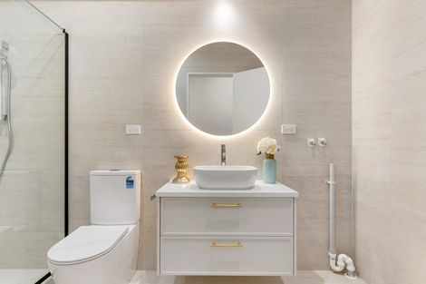 Photo of property in 37 Puihi Crescent, Massey, 0614