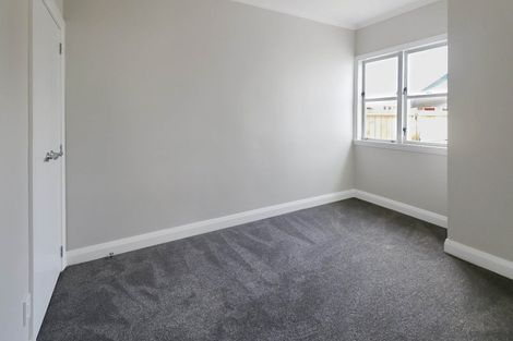 Photo of property in 4/4a Te Mome Road, Alicetown, Lower Hutt, 5010