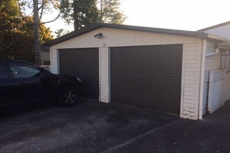 Photo of property in 6 Ozich Avenue, Te Atatu South, Auckland, 0610