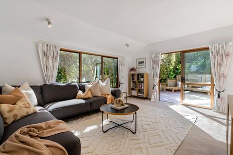 Photo of property in 15 Indira Place, Khandallah, Wellington, 6035