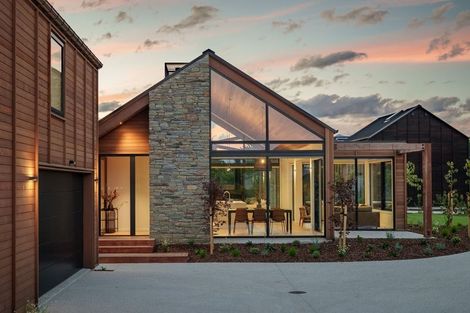 Photo of property in 16 Mccaw Mews, Wanaka, 9305