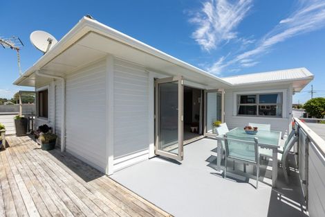 Photo of property in 19a Beach Street, Fitzroy, New Plymouth, 4312