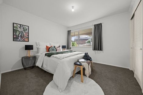 Photo of property in 17 Caulfield Place, Awapuni, Palmerston North, 4412