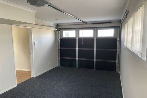 Photo of property in 3a Edwards Avenue, Henderson, Auckland, 0610