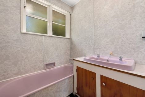 Photo of property in 46 Kamahi Street, Stokes Valley, Lower Hutt, 5019