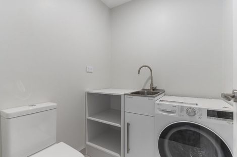 Photo of property in 41 Kingdale Road, Henderson, Auckland, 0610