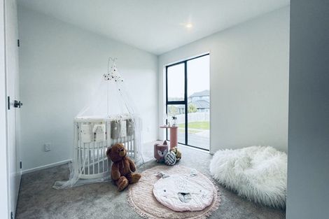 Photo of property in 54a Vinistra Road, Kumeu, 0810