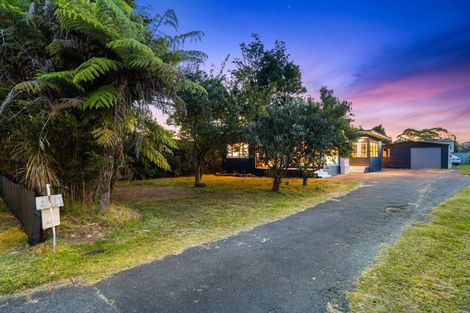 Photo of property in 11 Ranui Station Road, Ranui, Auckland, 0612