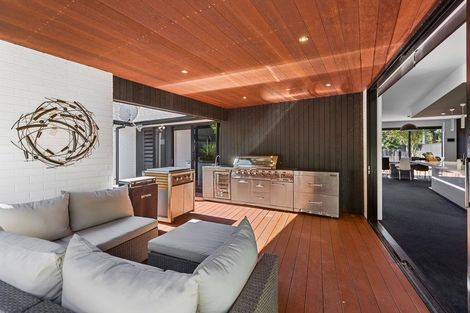 Photo of property in 14 Brooklands Road, Brooklands, New Plymouth, 4310