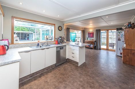 Photo of property in 16 Spurdle Street, Springvale, Whanganui, 4501