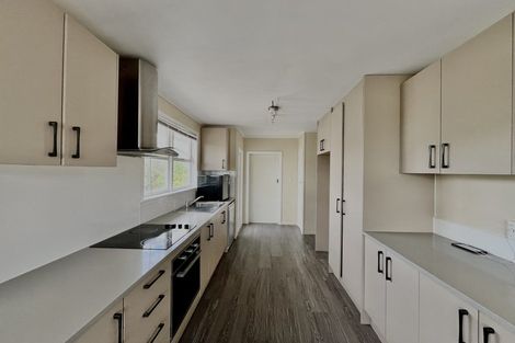 Photo of property in 1/6 Sunhaven Avenue, Glenfield, Auckland, 0629