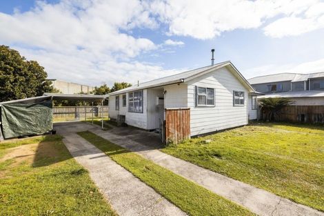 Photo of property in 63 Oakfield Crescent, Pukete, Hamilton, 3200