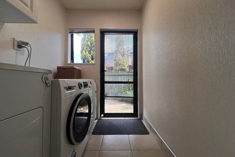 Photo of property in 3 Javelin Place, West Harbour, Auckland, 0618