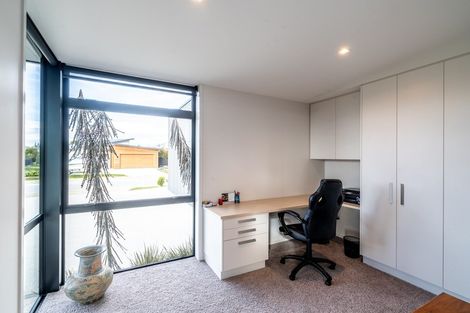 Photo of property in 4 Eden Close, Wanaka, 9305