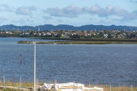 Photo of property in 33 Pilot Drive, Hobsonville, Auckland, 0616