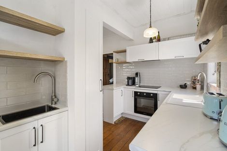 Photo of property in 1 Tapuaeotu Way, Welcome Bay, Tauranga, 3112