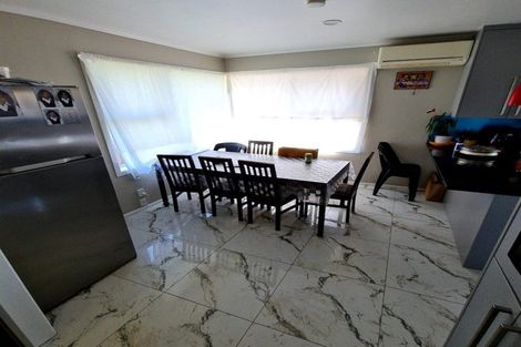 Photo of property in 6 Scanlen Terrace, Kelston, Auckland, 0602