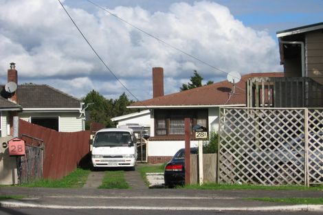 Photo of property in 28 Gloria Avenue, Te Atatu Peninsula, Auckland, 0610