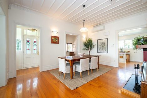 Photo of property in 119 Chaucer Road, Hospital Hill, Napier, 4110