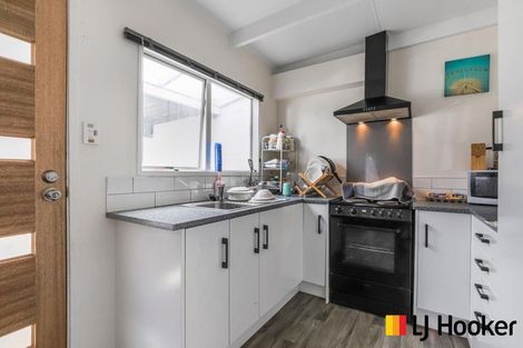 Photo of property in 2/21 Takanini Road, Takanini, 2112