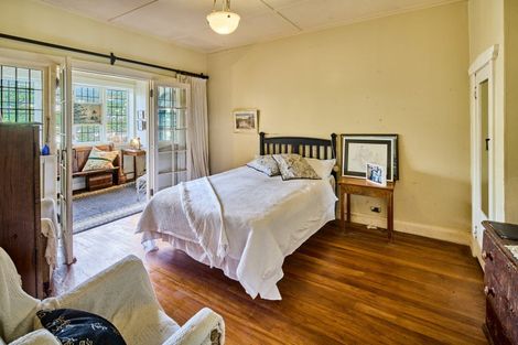 Photo of property in 17 Tio Tio Road, Miramar, Wellington, 6022