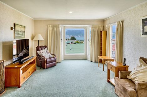 Photo of property in 17 Annan Grove, Papakowhai, Porirua, 5024