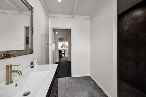 Photo of property in 56 Vogel Street, Hawera, 4610