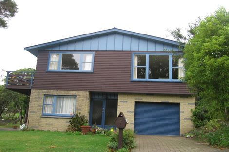 Photo of property in 7 Sunrise Boulevard, Tawa, Wellington, 5028