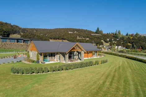 Photo of property in 2 Highfield Ridge, Wanaka, 9305