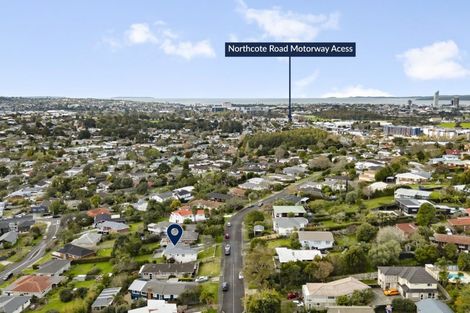 Photo of property in 43 Alton Avenue, Hillcrest, Auckland, 0627