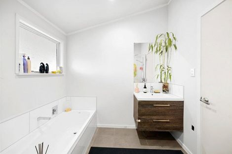 Photo of property in 28 Filmer Place, Melville, Hamilton, 3206