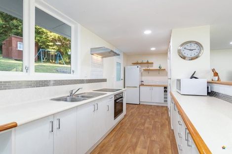 Photo of property in 15 Elmslie Road, Pinehaven, Upper Hutt, 5019