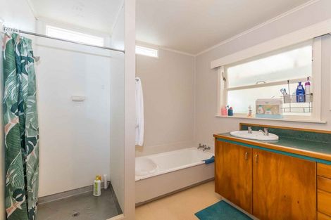 Photo of property in 30a Collier Avenue, Karori, Wellington, 6012