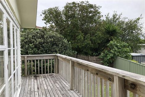 Photo of property in 13 Fairlea Road, Te Atatu South, Auckland, 0610