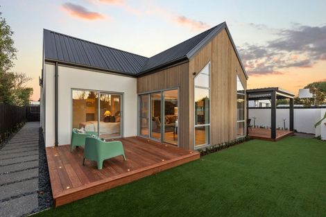 Photo of property in 78 Weston Road, St Albans, Christchurch, 8052