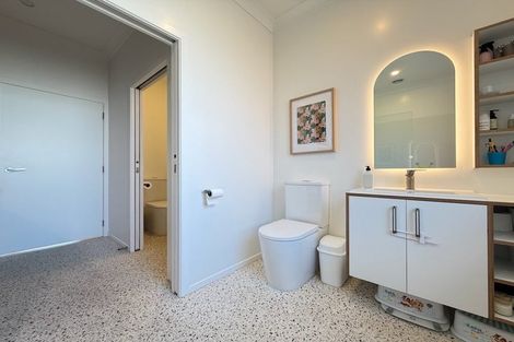 Photo of property in 25 Pirie Crescent, Moera, Lower Hutt, 5010