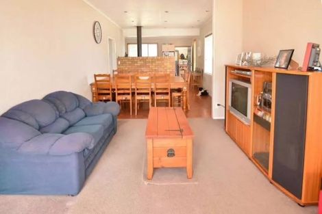 Photo of property in 120 Chamberlain Road, Massey, Auckland, 0614