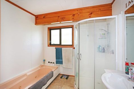 Photo of property in 77 Martyn Street, Waiuku, 2123