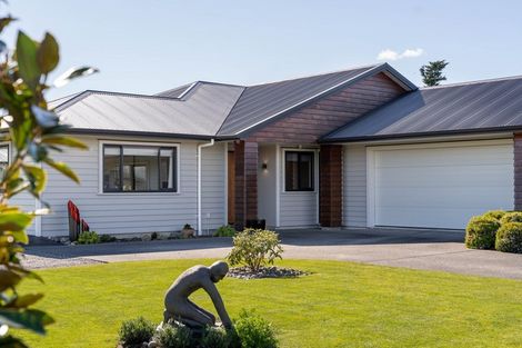 Photo of property in 6 Camellia Lane, Carterton, 5713