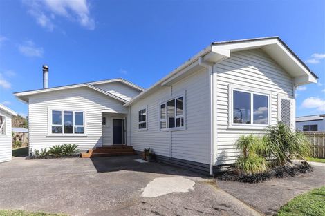 Photo of property in 30 Rewa Street, Inglewood, 4330