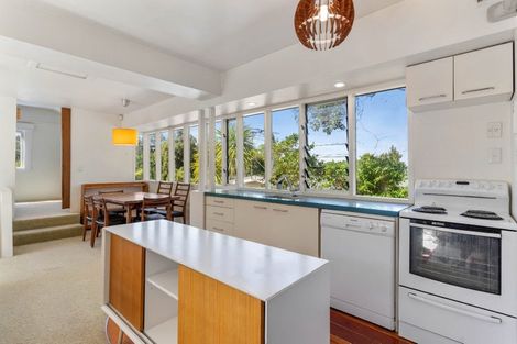 Photo of property in 20 Harrybrook Road, Green Bay, Auckland, 0604
