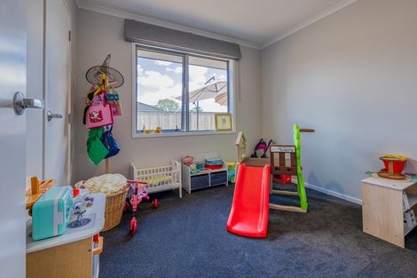 Photo of property in 5 Grenache Way, Kumeu, 0810