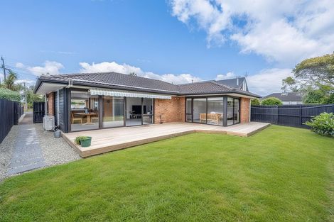Photo of property in 21a Eastern Beach Road, Eastern Beach, Auckland, 2012