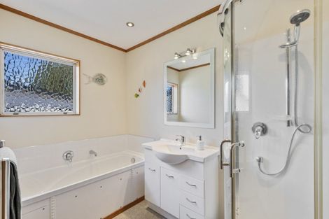 Photo of property in 10 Elder Grove, Whalers Gate, New Plymouth, 4310