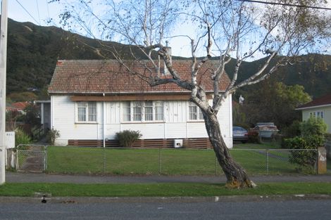 Photo of property in 107 Wilkie Crescent, Naenae, Lower Hutt, 5011
