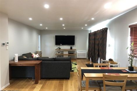 Photo of property in 2/2 Lynngate Place, Hillcrest, Auckland, 0627